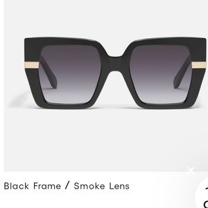 NWT Quay Australia Sunglasses Notorious Oversized Black Frame Smoke Lens